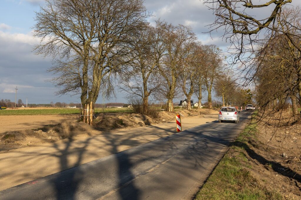 Modernizacja drogi wojewódzkiej nr 563, fot. Szymon Zdziebło/tarantoga.pl dla UMWKP