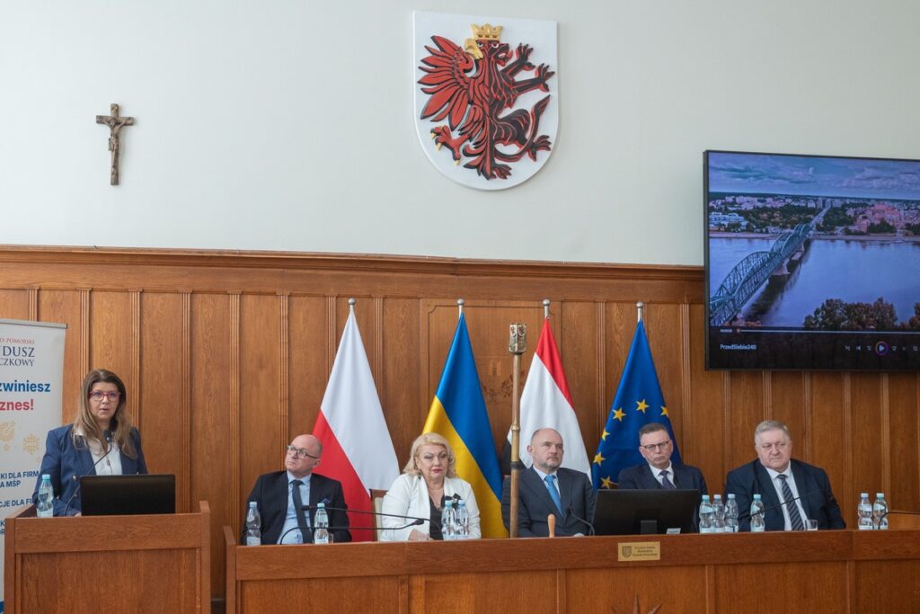 Contract Signing Event, photo by Mikołaj Kuras for the Marshal's Office of the Kujawsko-Pomorskie Region