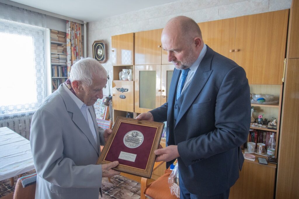 Wręczenie medalu Unitas Durat Stanisławowi Gulińskiemu, fot. Mikołaj Kuras dla UMWKP