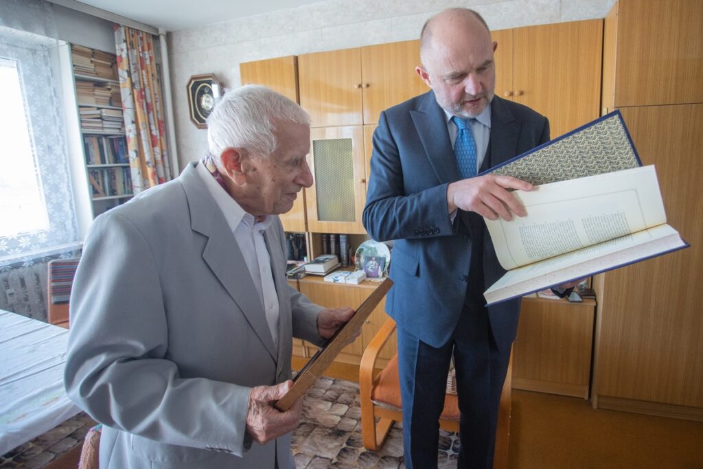 Wręczenie medalu Unitas Durat Stanisławowi Gulińskiemu, fot. Mikołaj Kuras dla UMWKP