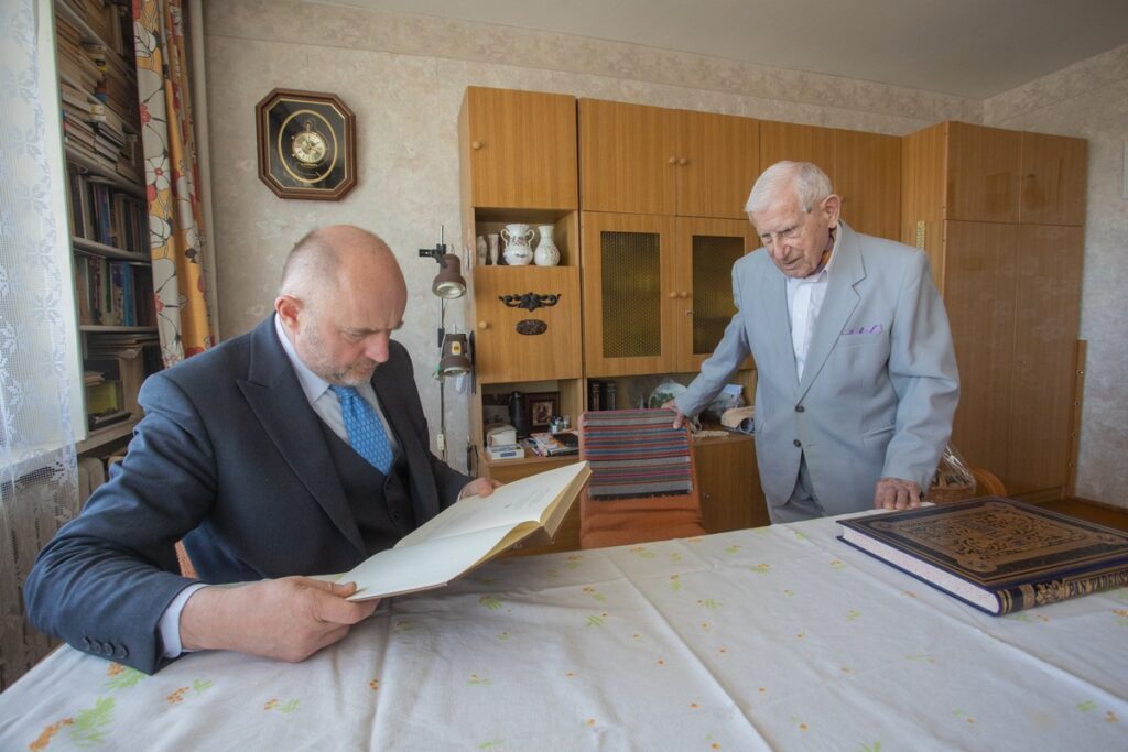 Wręczenie medalu Unitas Durat Stanisławowi Gulińskiemu, fot. Mikołaj Kuras dla UMWKP