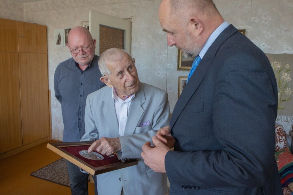 Wręczenie medalu Unitas Durat Stanisławowi Gulińskiemu, fot. Mikołaj Kuras dla UMWKP