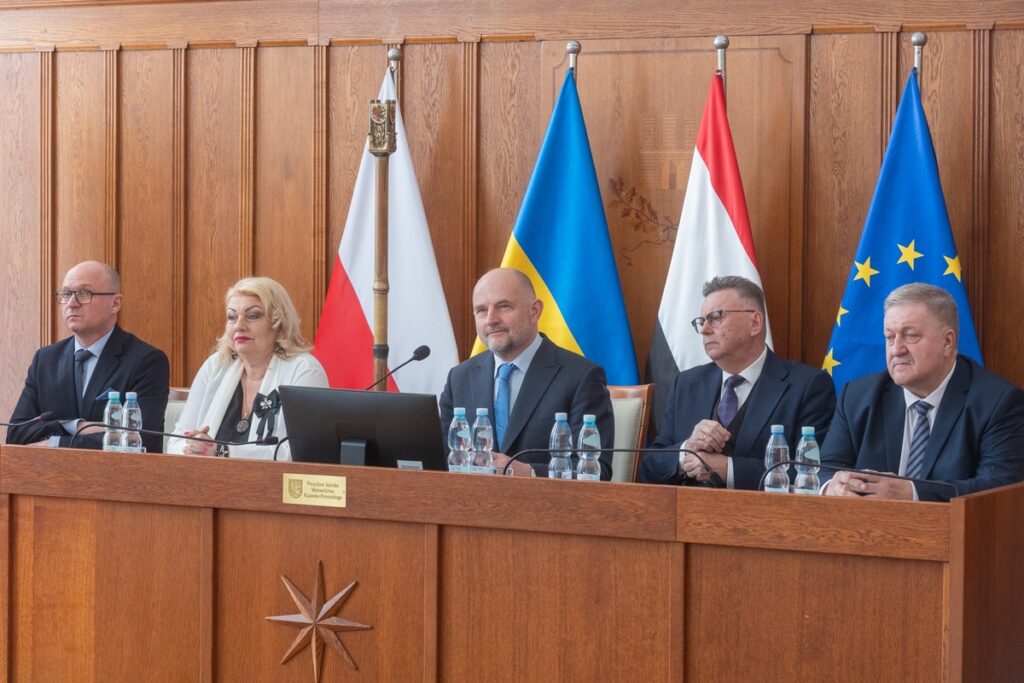 Ceremonia przekazania umów FEdKP, Urząd Marszałkowski, 4 kwietnia 2025, fot. Mikołaj Kuras dla UMWKP