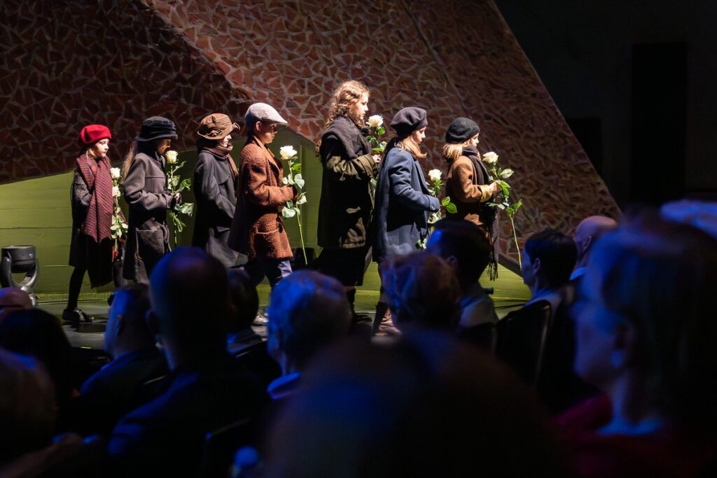 Premiera filmu „Dzieci Szmalcówki”, fot. Szymon Zdziebło/Tarantoga.pl dla UMWKP Premiere of the film ‘Children of Szmalcówka’, photo: Szymon Zdziebło/Tarantoga.pl for UMWKP