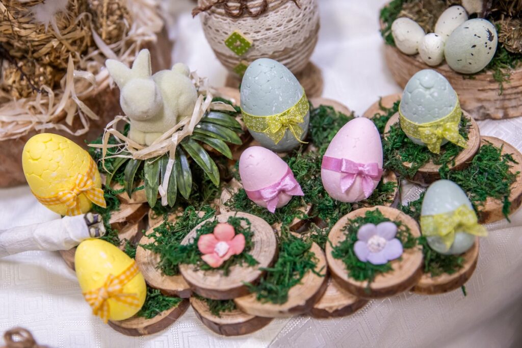 Wielkanocna wystawa rękodzieła „My też potrafimy” w Urzędzie Marszałkowskim, fot. Andrzej Goiński/UMWKP Easter crafts exhibition ‘We too can do’ at the Marshal's Office, photo: Andrzej Goiński/UMWKP