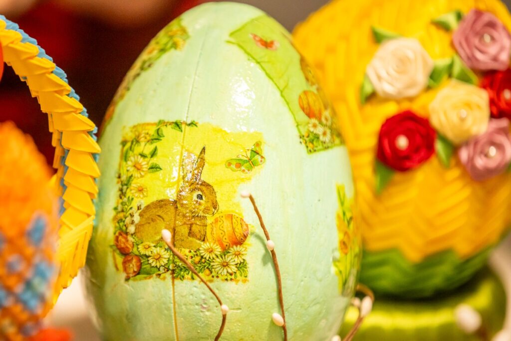 Wielkanocna wystawa rękodzieła „My też potrafimy” w Urzędzie Marszałkowskim, fot. Andrzej Goiński/UMWKP Easter crafts exhibition ‘We too can do’ at the Marshal's Office, photo: Andrzej Goiński/UMWKP