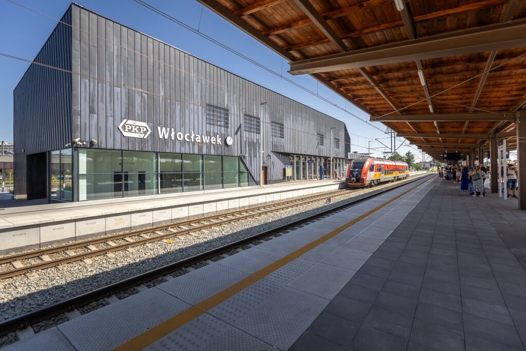 Włocławek Station, photo by Szymon Zdziebło / tarantoga.pl for the Marshal’s Office of the Kujawsko-Pomorskie Region