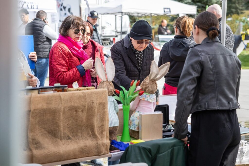 Jarmark świąteczny w Przysieku, fot. Szymon Zdziebło/tarantoga.pl dla UMWKP Easter fair in Przysiek, photo Szymon Zdziebło/tarantoga.pl for UMWKP