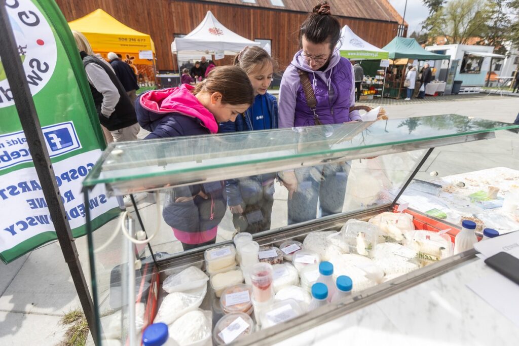 Jarmark świąteczny w Przysieku, fot. Szymon Zdziebło/tarantoga.pl dla UMWKP Easter fair in Przysiek, photo Szymon Zdziebło/tarantoga.pl for UMWKP