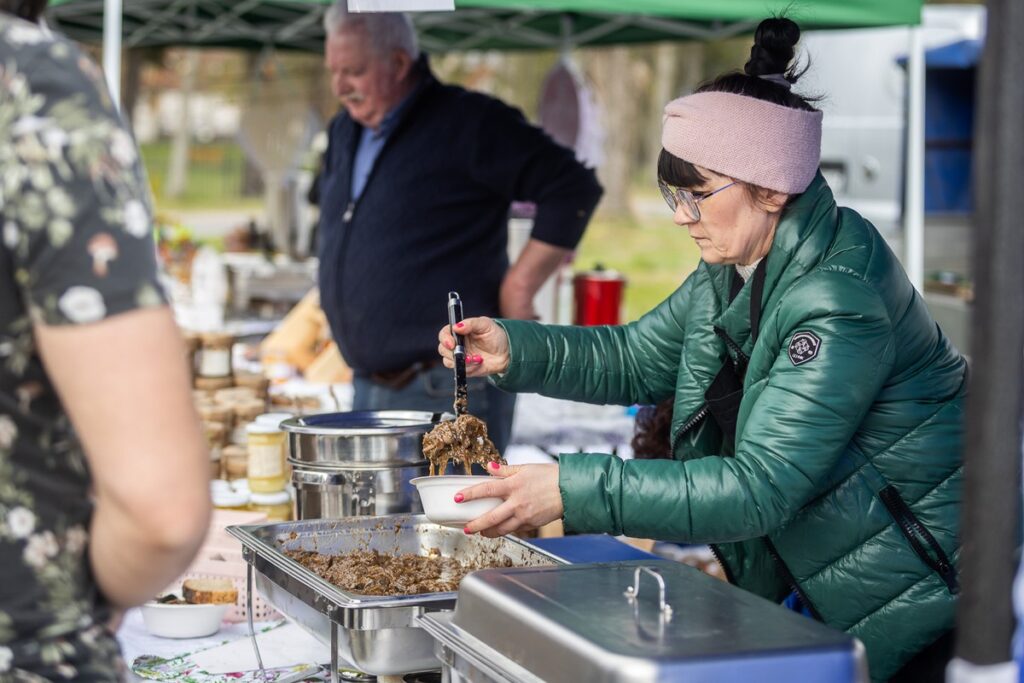 Jarmark świąteczny w Przysieku, fot. Szymon Zdziebło/tarantoga.pl dla UMWKP Easter fair in Przysiek, photo Szymon Zdziebło/tarantoga.pl for UMWKP