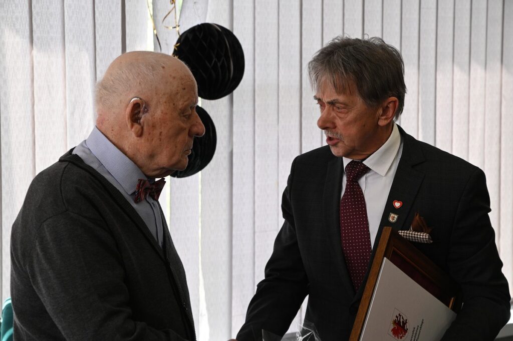 Wręczenie medalu Unitas Durat Leonowi Nadarzyńskiemu, fot. Janusz Nadarzyński