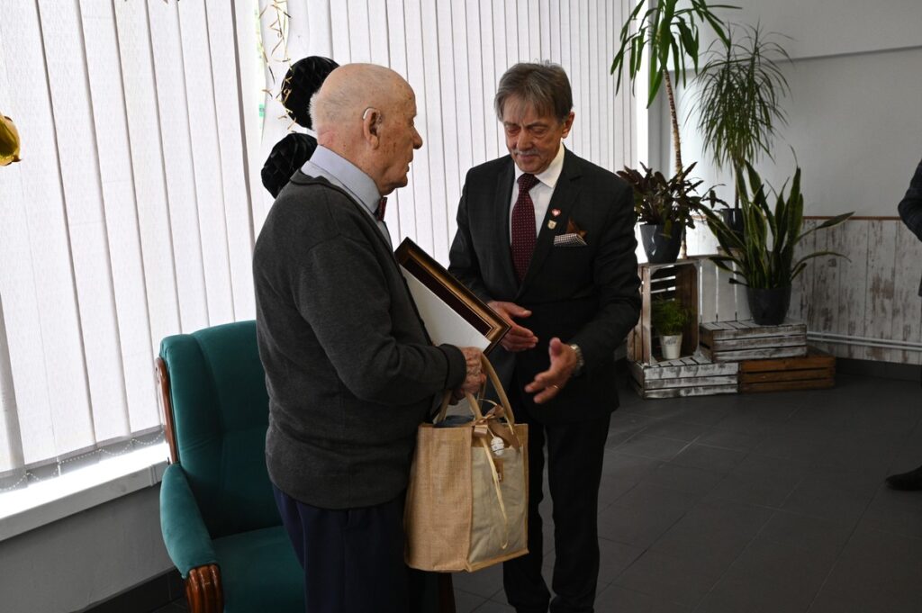 Wręczenie medalu Unitas Durat Leonowi Nadarzyńskiemu, fot. Janusz Nadarzyński