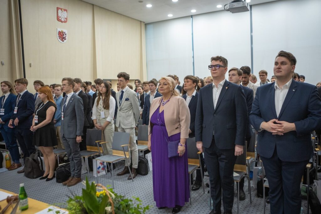 Obrady Parlamentu Młodych RP fot. Mikołaj Kuras dla UMWKP