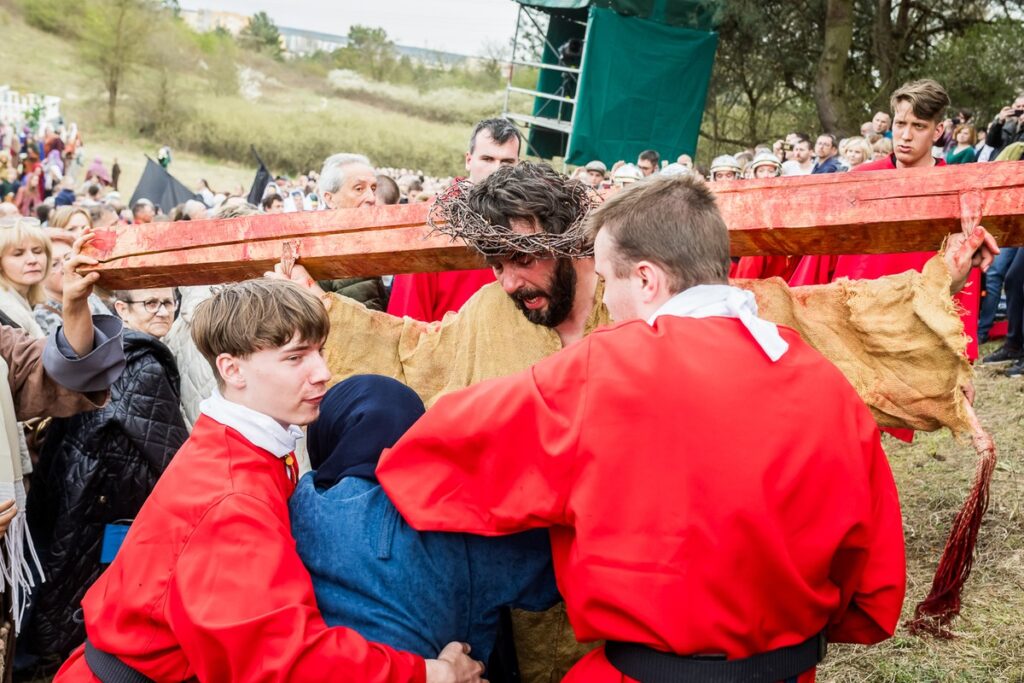 Misterium Męki Pańskiej w Dolinie Śmierci, fot. Tomasz Czachorowski/eventphoto.com.pl dla UMWKP
