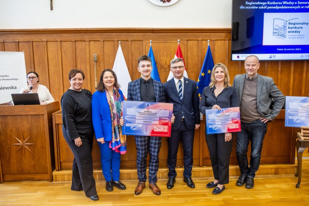 Finał Regionalnego Konkursu Wiedzy o Samorządzie Terytorialnym dla uczniów szkół ponadpodstawowych, fot. Andrzej Goiński/UMWKP