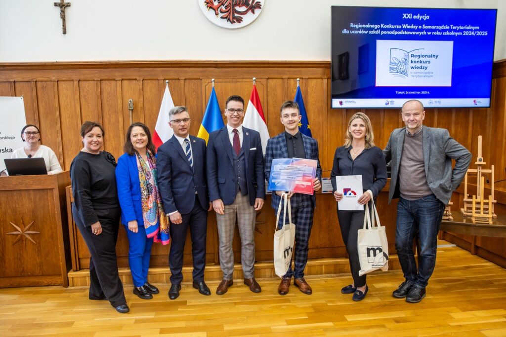 Finał Regionalnego Konkursu Wiedzy o Samorządzie Terytorialnym dla uczniów szkół ponadpodstawowych, fot. Andrzej Goiński/UMWKP