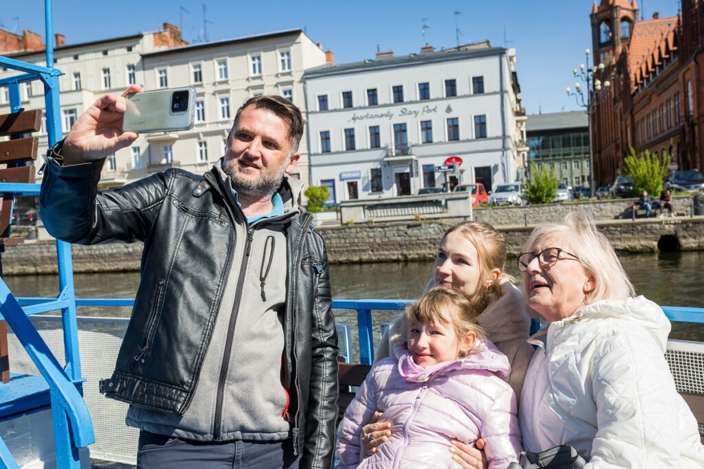 Eskapada 2025, rejs po Brdzie ponad stuletnim statkiem MS Bydgoszcz, fot. Tomasz Czachorowski/eventphoto.com.pl dla UMWKP