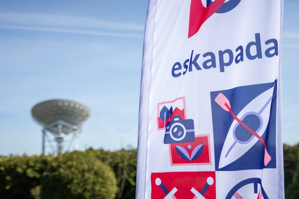 Eskapada 2025, zwiedzanie Obserwatorium Astronomicznego w Piwnicach koło Torunia, fot. Szymon Zdziebło/tarantoga.pl dla UMWKP