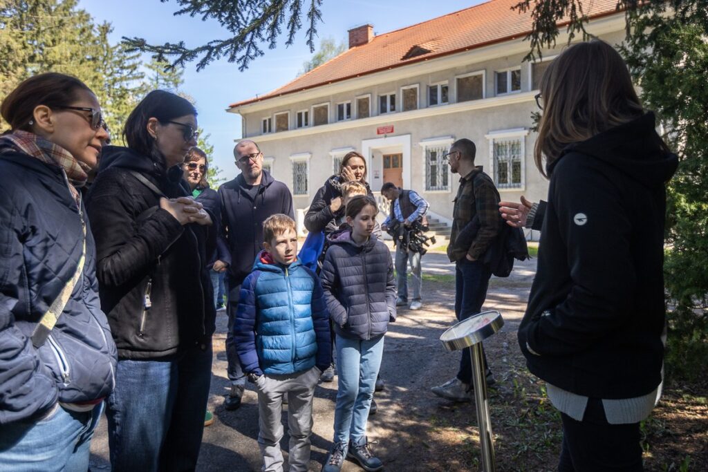 Eskapada 2025, zwiedzanie Obserwatorium Astronomicznego w Piwnicach koło Torunia, fot. Szymon Zdziebło/tarantoga.pl dla UMWKP