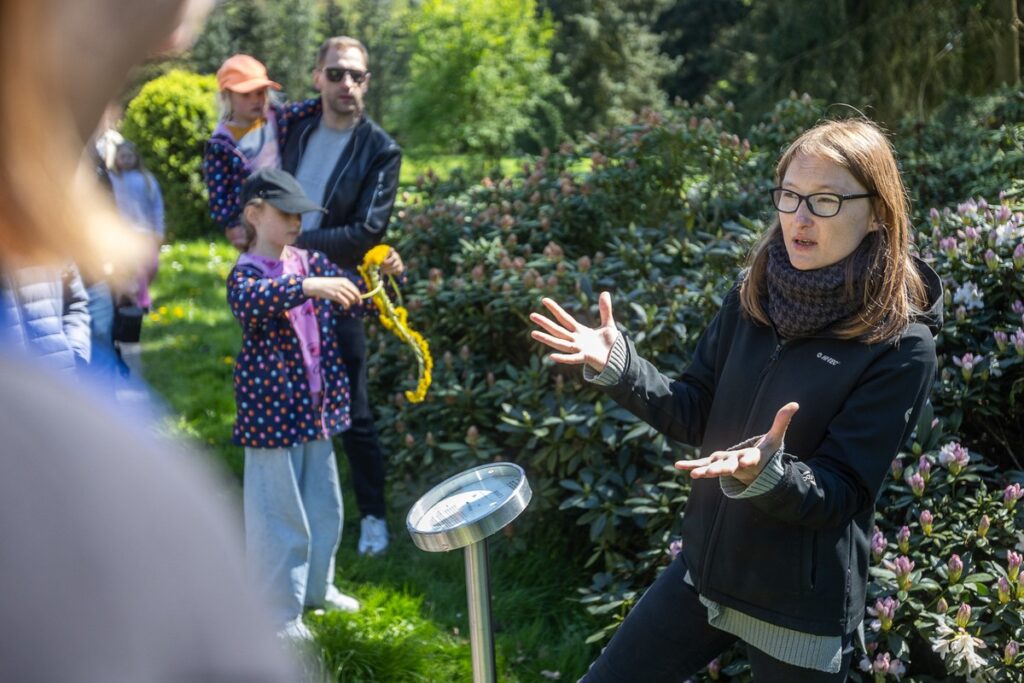 Eskapada 2025, zwiedzanie Obserwatorium Astronomicznego w Piwnicach koło Torunia, fot. Szymon Zdziebło/tarantoga.pl dla UMWKP