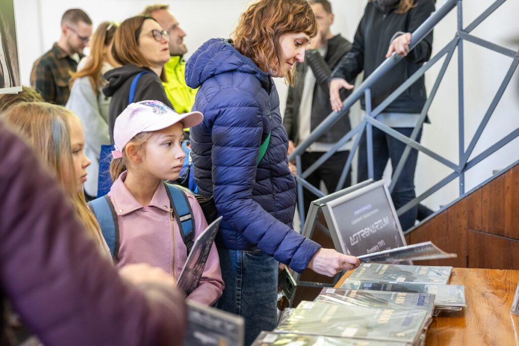 Eskapada 2025, zwiedzanie Obserwatorium Astronomicznego w Piwnicach koło Torunia, fot. Szymon Zdziebło/tarantoga.pl dla UMWKP