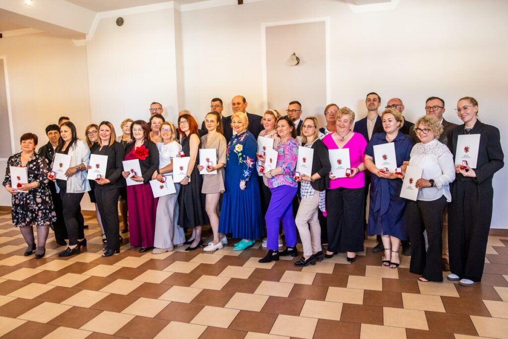 Wręczenie odznak sołtysom z powiatu mogileńskiego, fot. Andrzej Goiński/UMWKP