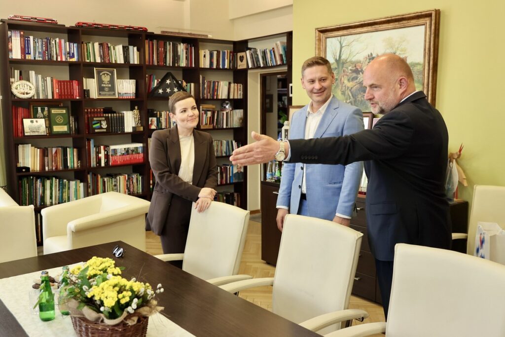 Spotkanie marszałka Piotra Całbeckiego i wiceminister Marty Cienkowskiej, fot. Andrzej Goiński/UMWKP