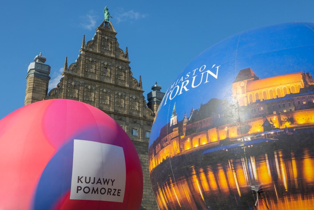 Festiwal Teatrów Ulicznych, „OnTheWord” czeskiej grupy BoCirk, fot. Mikołaj Kuras dla UMWKP