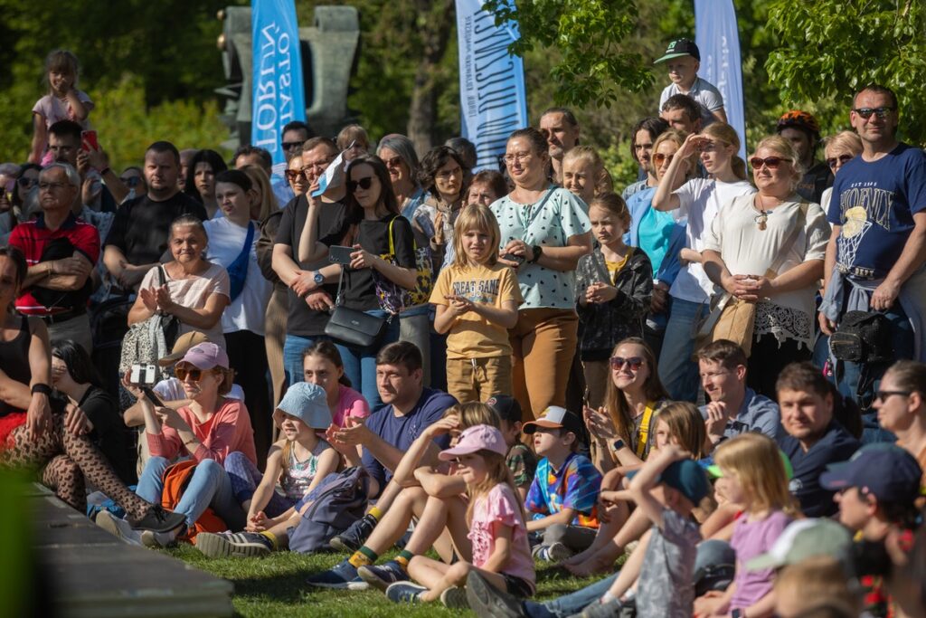 Festiwal Teatrów Ulicznych, „OnTheWord” czeskiej grupy BoCirk, fot. Mikołaj Kuras dla UMWKP