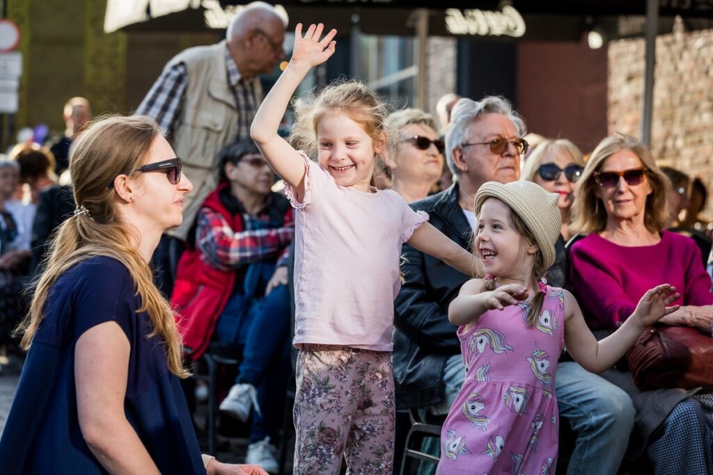 Parada ulicami Bydgoszczy z okazji Międzynarodowego Dnia Jazzu, fot. Tomek Czachorowski, eventphoto.com.pl dla UMWKP
