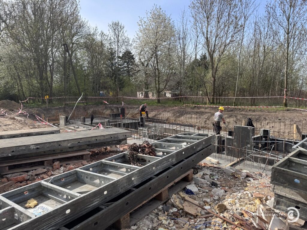 Works in the palace and park complex in Nawra, photo by KPCD