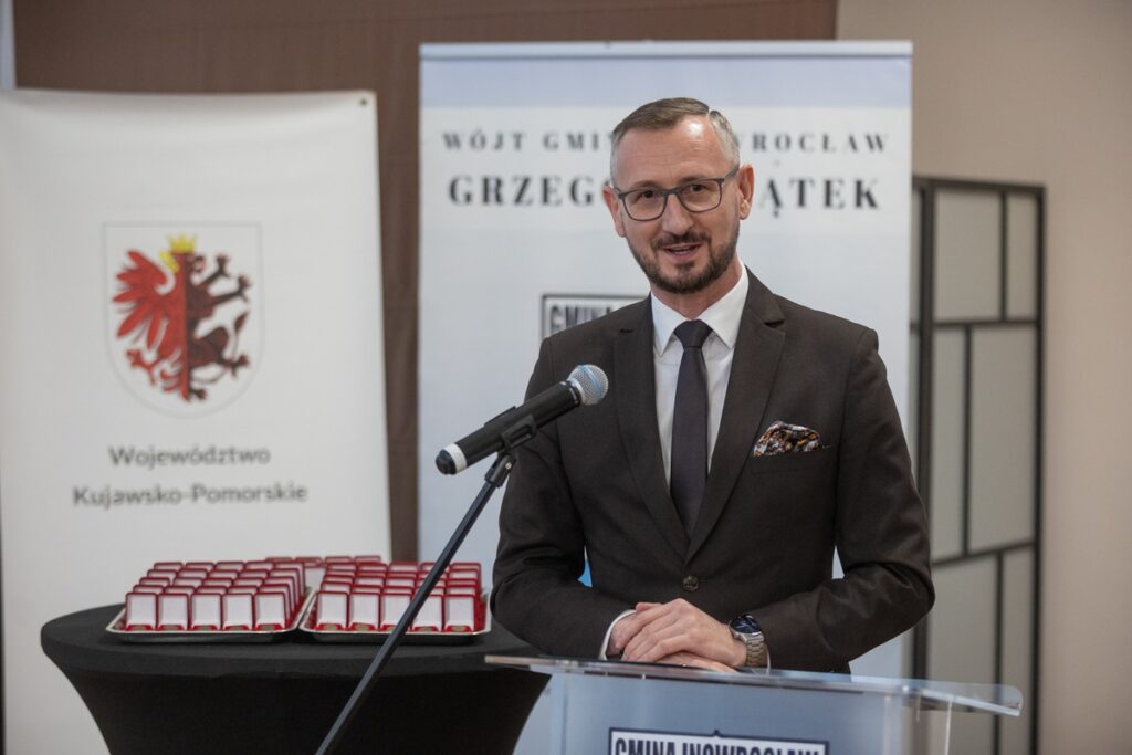 Ceremonia wręczenia odznak sołtysowskich, Łojewo, 14 maja 2025, fot. Mikołaj Kuras dla UMWKP