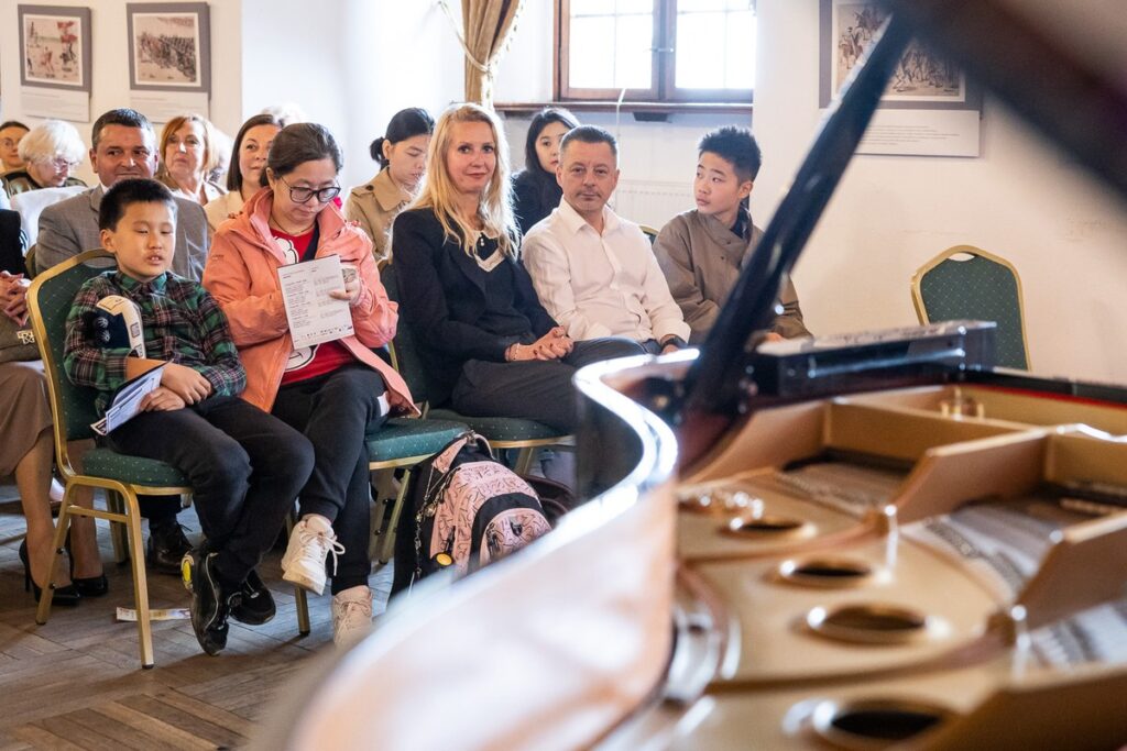Inauguracja Międzynarodowego Konkursu Pianistycznego w Szafarni, fot. Szymon Zdziebło/tarantoga.pl dla UMWKP