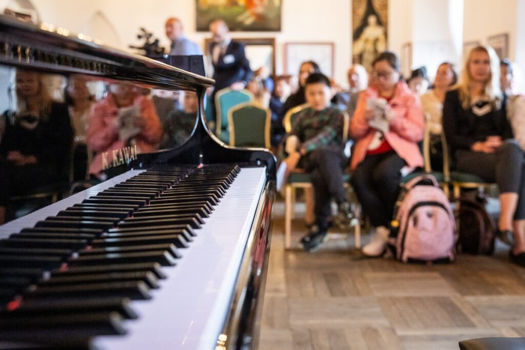 Inauguracja Międzynarodowego Konkursu Pianistycznego w Szafarni, fot. Szymon Zdziebło/tarantoga.pl dla UMWKP