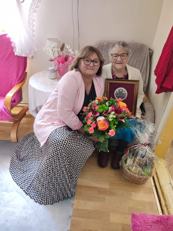 Wręczenie medalu Unitas Durat Helenie Łukaszewskiej, fot. UMWKP