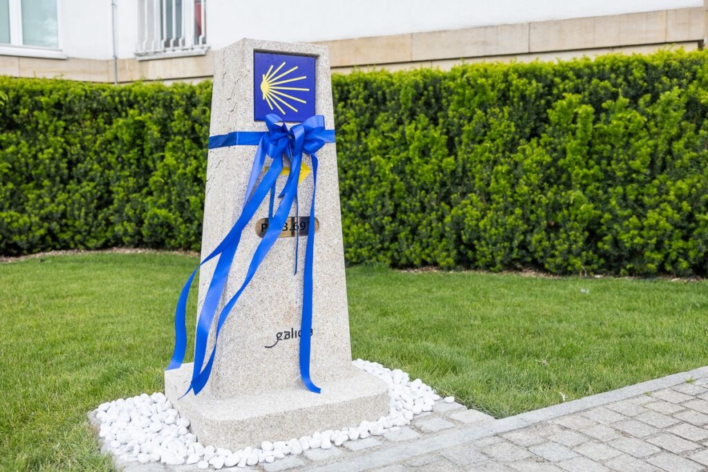 Unveiling of the Camino de Santiago milestone in Toruń, photo: Szymon Zdziebło/tarantoga.pl for UMWKP