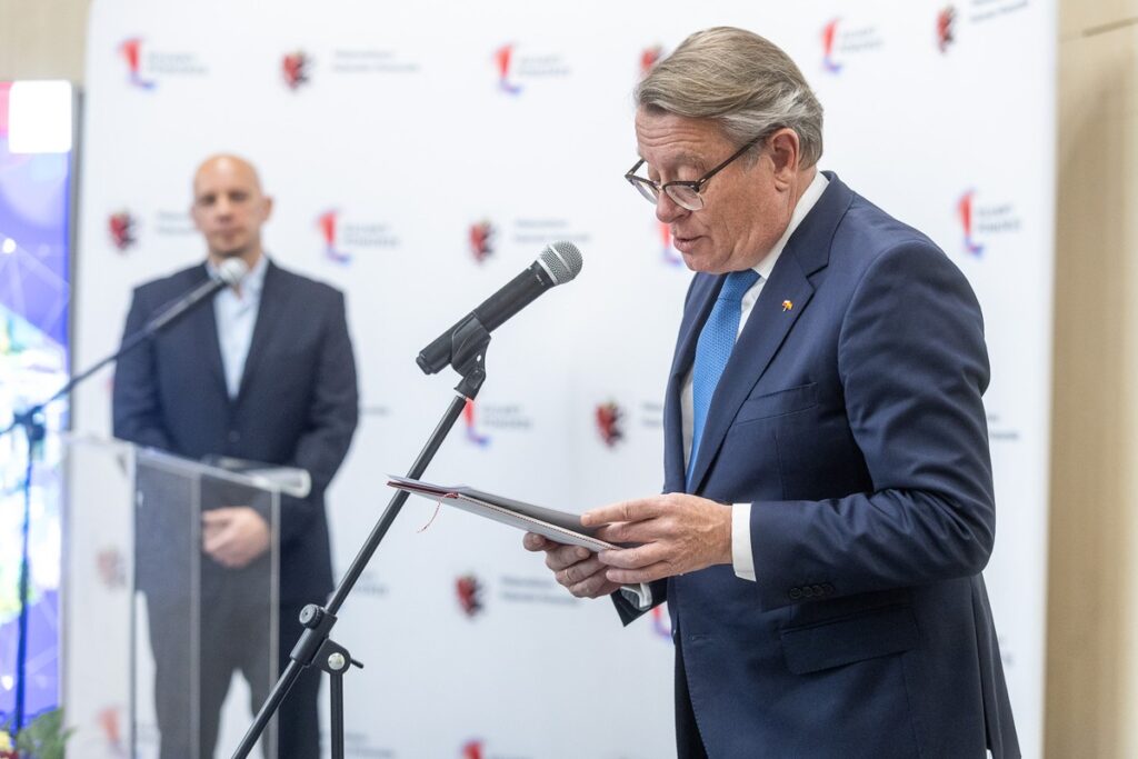 Unveiling of the Camino de Santiago milestone in Toruń, photo: Szymon Zdziebło/tarantoga.pl for UMWKP