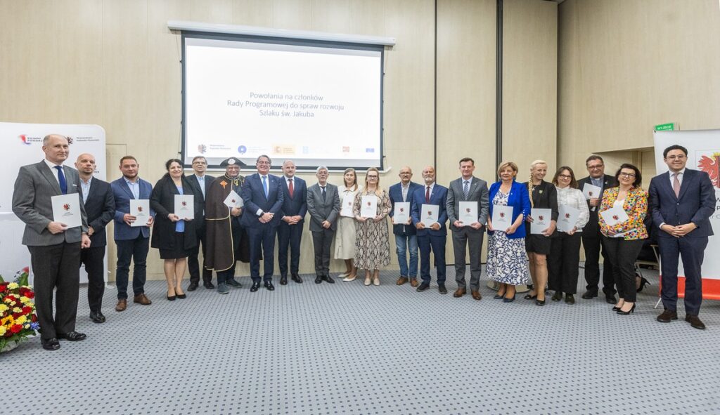 Unveiling of the Camino de Santiago milestone in Toruń, photo: Szymon Zdziebło/tarantoga.pl for UMWKP