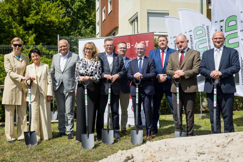 First shovel for the construction of the new WSD diagnostic segment, photo by Tomasz Czachorowski/eventphoto for UMWKP