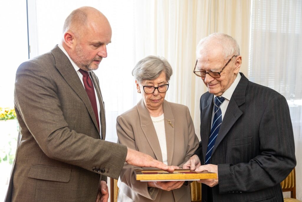 Awarding of the Unitas Durat medal to Andrzej Lewandowski, photo: Szymon Zdziebło/tarantoga.pl for UMWKP