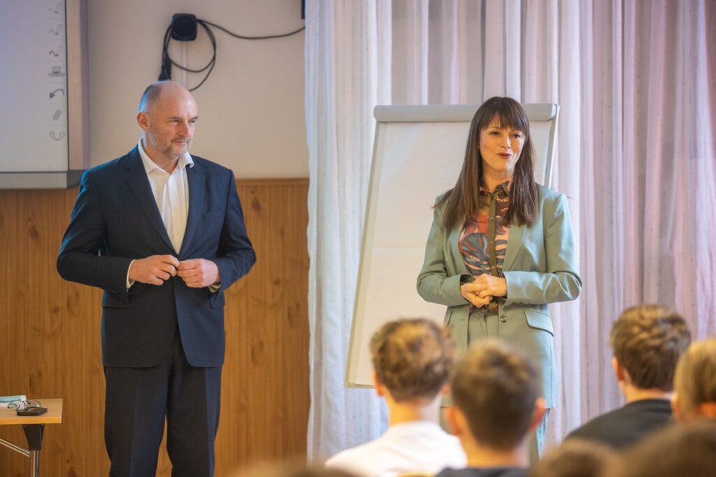 marzec 2024, spotkanie marszałka z młodzieżą z ZG Grubno. Fot. Mikołaj Kuras dla UMWKP