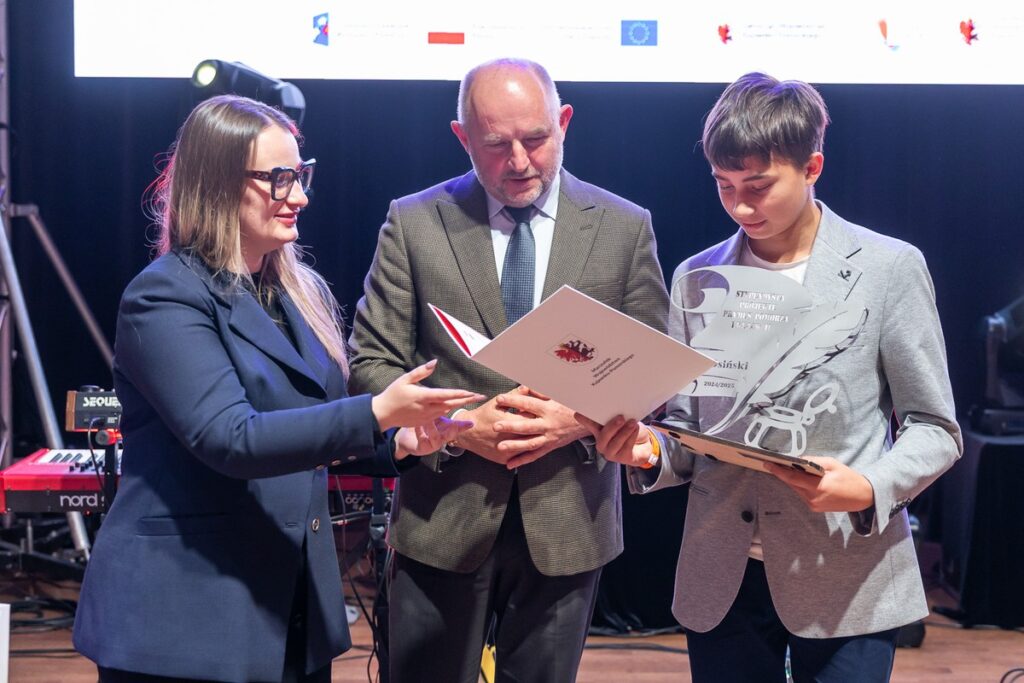 Spotkanie ze stypendystami, 2 czerwca 2025 r., fot. Szymon Zdziebło/tarantoga.pl dla UMWKP