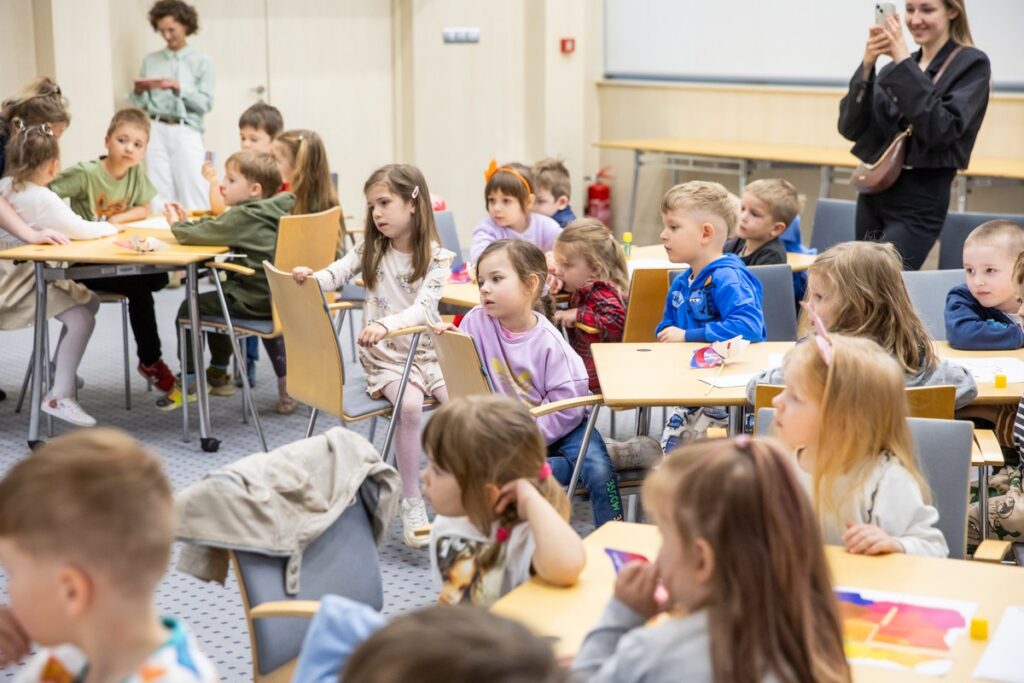 Lekcja samorządowa dla toruńskich przedszkolaków, fot. Andrzej Goiński/UMWKP