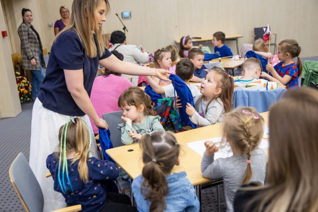 Lekcja samorządowa dla toruńskich przedszkolaków, fot. Andrzej Goiński/UMWKP