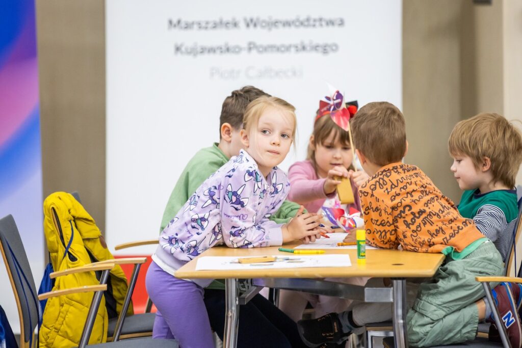 Lekcja samorządowa dla toruńskich przedszkolaków, fot. Andrzej Goiński/UMWKP