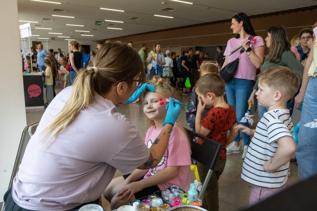 Dzień dziecka w auli UMK w Toruniu, fot. Mikołaj Kuras dla UMWKP