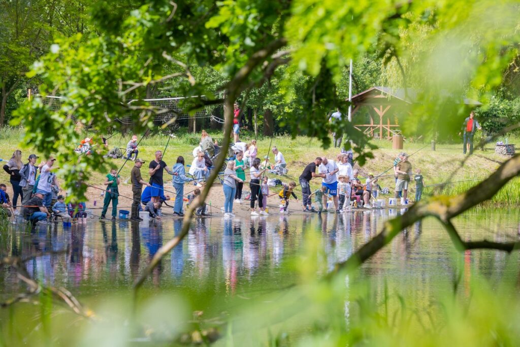 Zawody wędkarskie na toruńskiej Martówce, fot. Mikołaj Kuras dla UMWKP