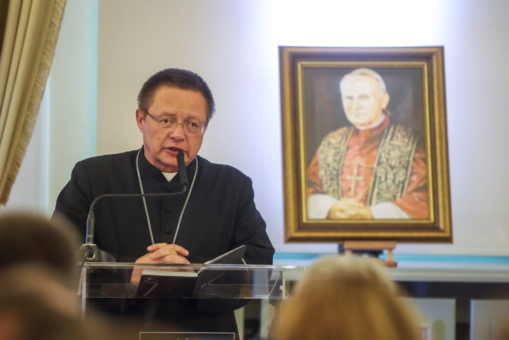 Presentation of the Fides et Ratio Award to Prof. Weiler, photo: Szymon Zdziebło/tarantoga.pl for UMWKP