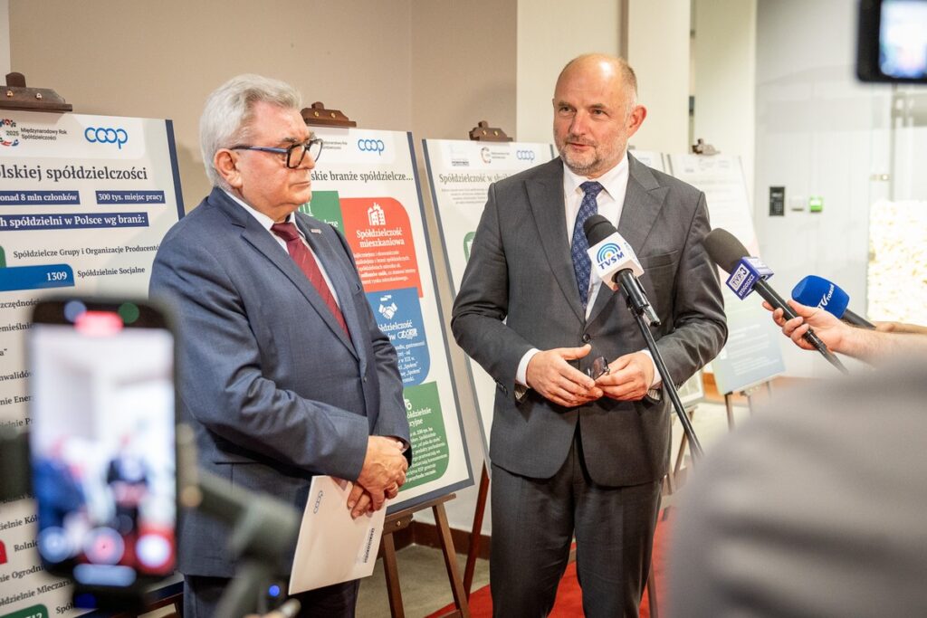 Spotkanie z okazji 100. rocznicy Dnia Spółdzielczości w Polsce, fot. Szymon Zdziebło/tarantoga.pl dla UMWKP