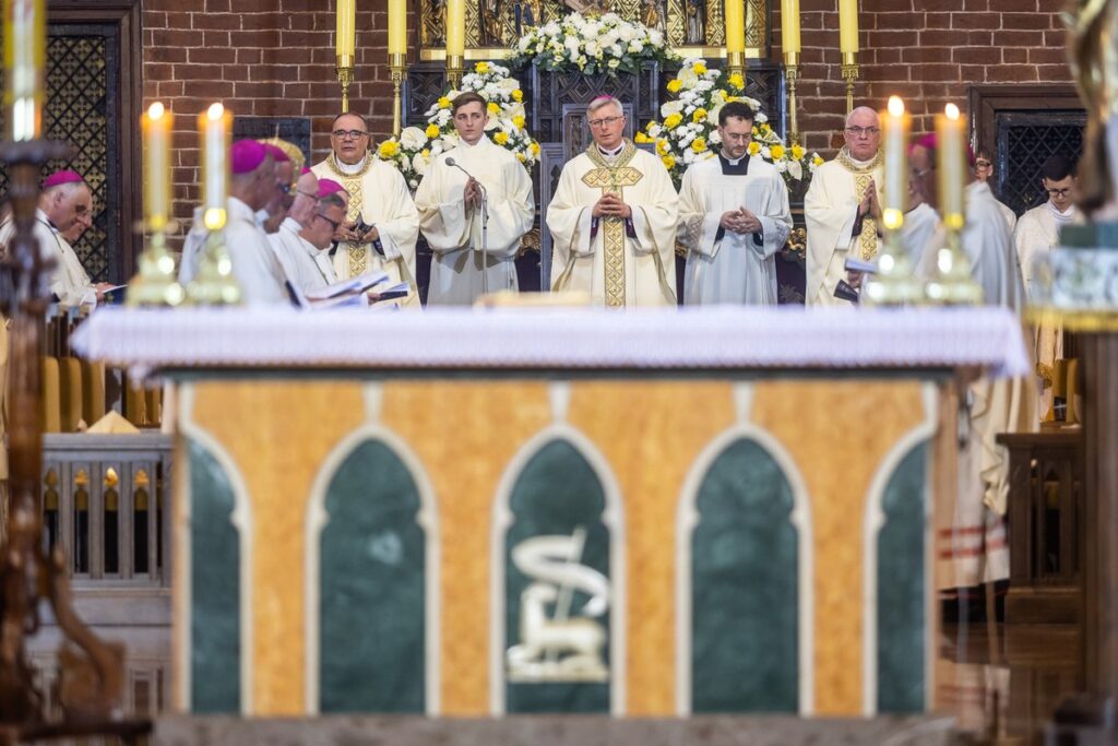Ingress of Bishop Arkadiusz Okroj, photo by Szymon Zdziebło / tarantoga.pl for the UMWKP